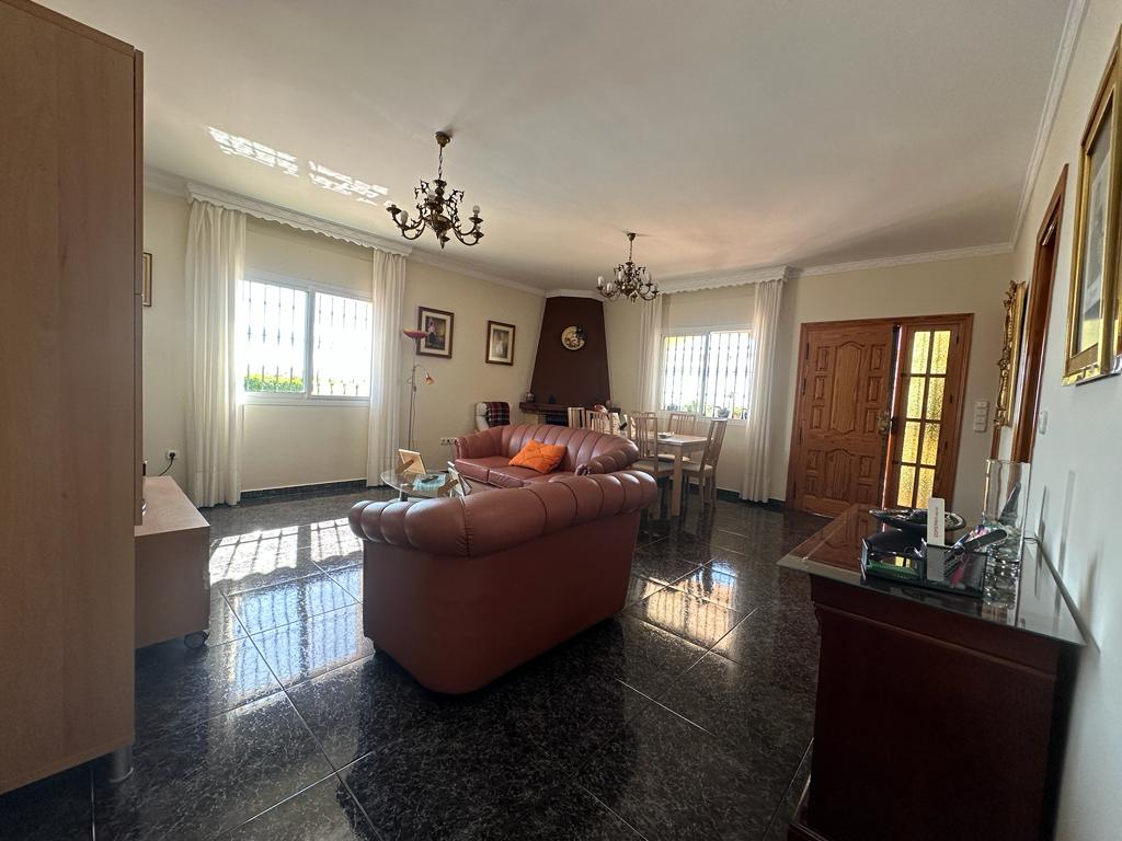 Spektakuläre freistehende Villa zum Verkauf in Lagos