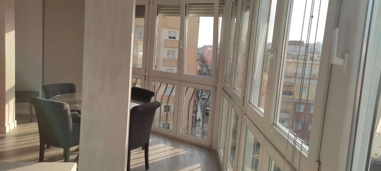 GEWELDIG APPARTEMENT IN HET CENTRUM VAN TORRE DEL MAR