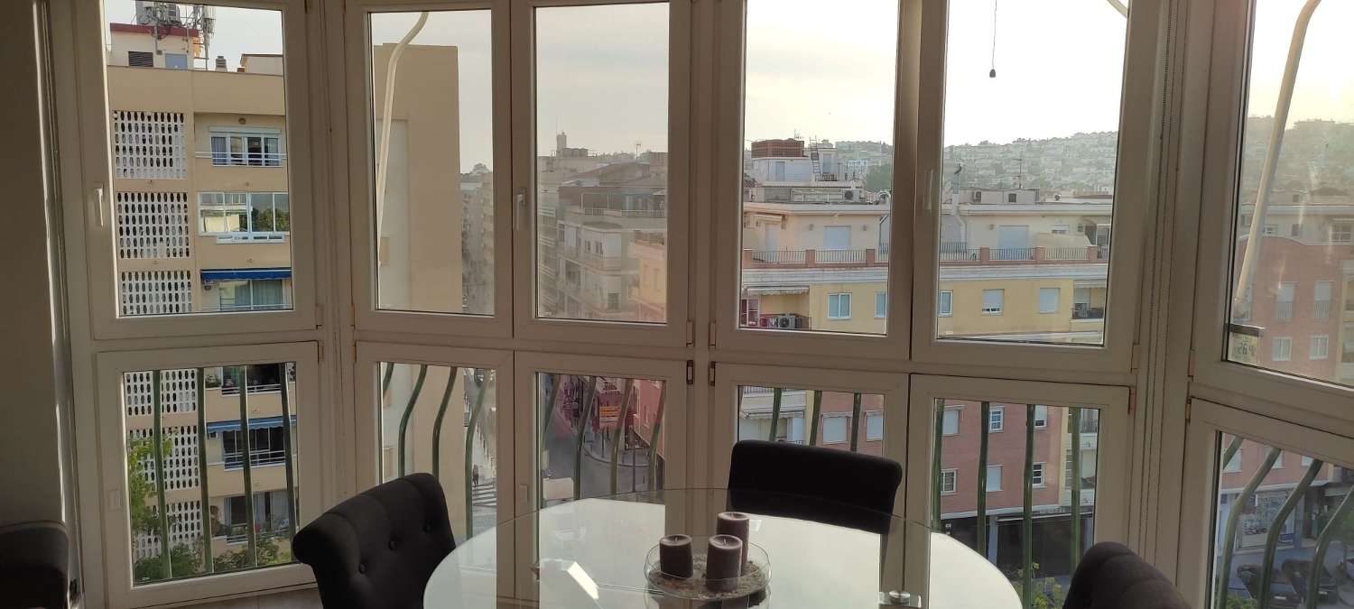 GEWELDIG APPARTEMENT IN HET CENTRUM VAN TORRE DEL MAR