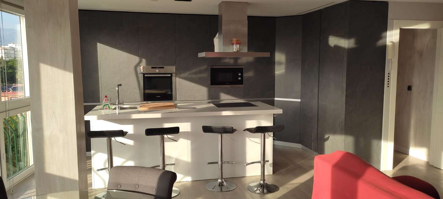 GEWELDIG APPARTEMENT IN HET CENTRUM VAN TORRE DEL MAR