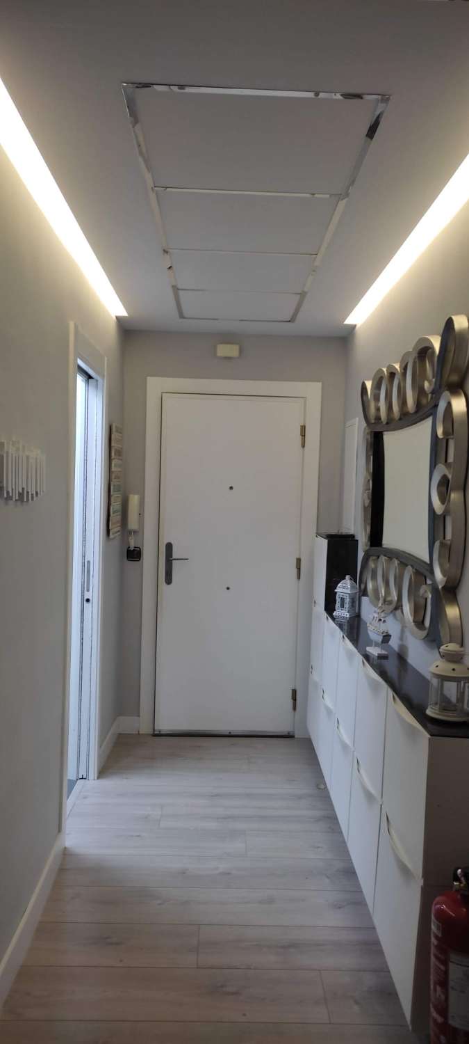 GEWELDIG APPARTEMENT IN HET CENTRUM VAN TORRE DEL MAR