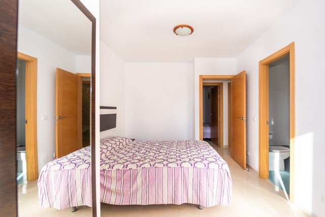 ESTUPENDO PISO EN VENTA EN TORRE DEL MAR SUPT-12