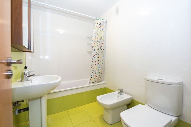 ESTUPENDO PISO EN VENTA EN TORRE DEL MAR SUPT-12