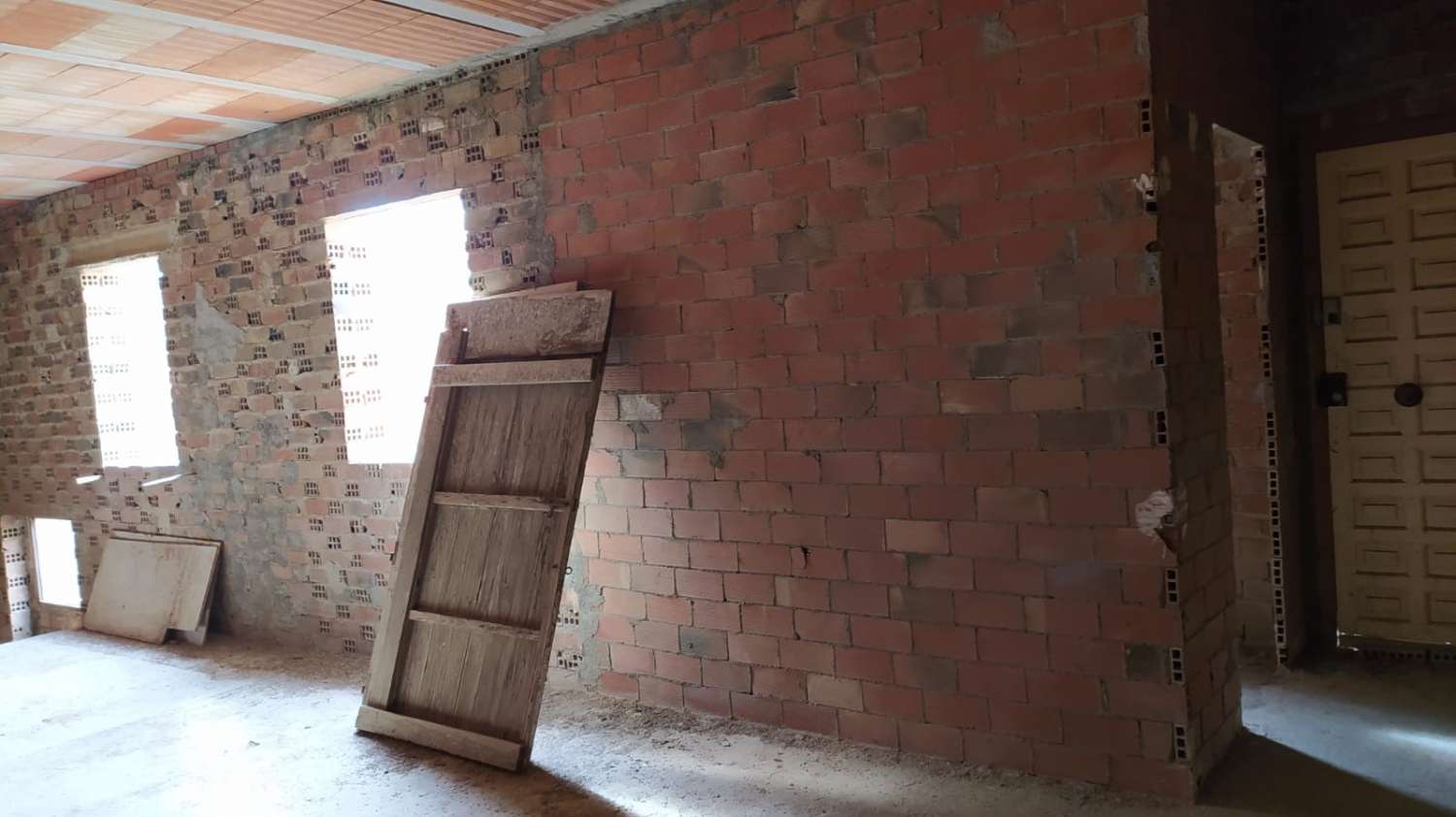 TALO RAKENTEILLA VELEZ MÁLAGASSA