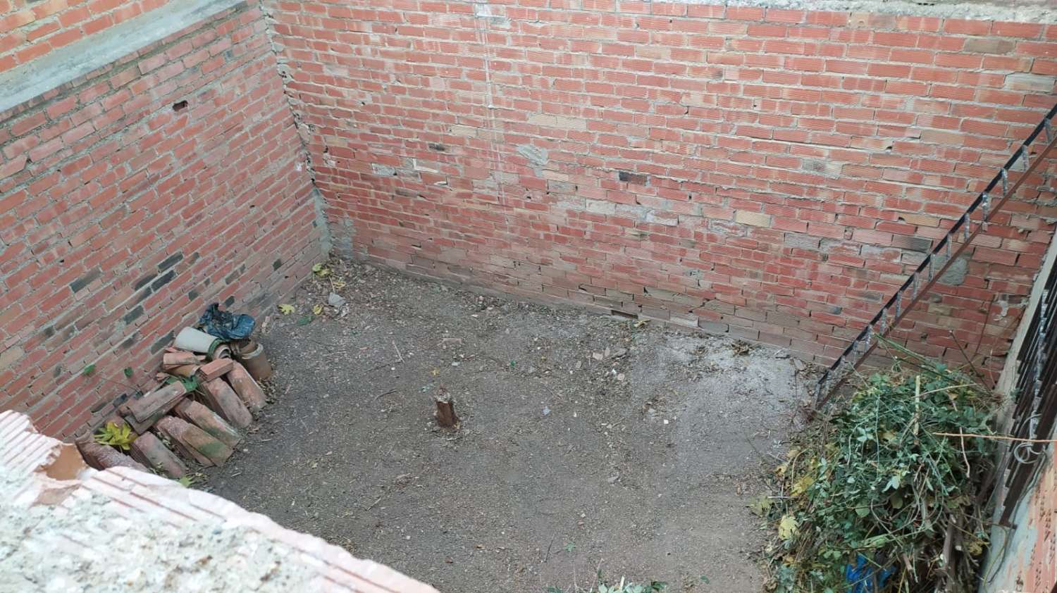 TALO RAKENTEILLA VELEZ MÁLAGASSA