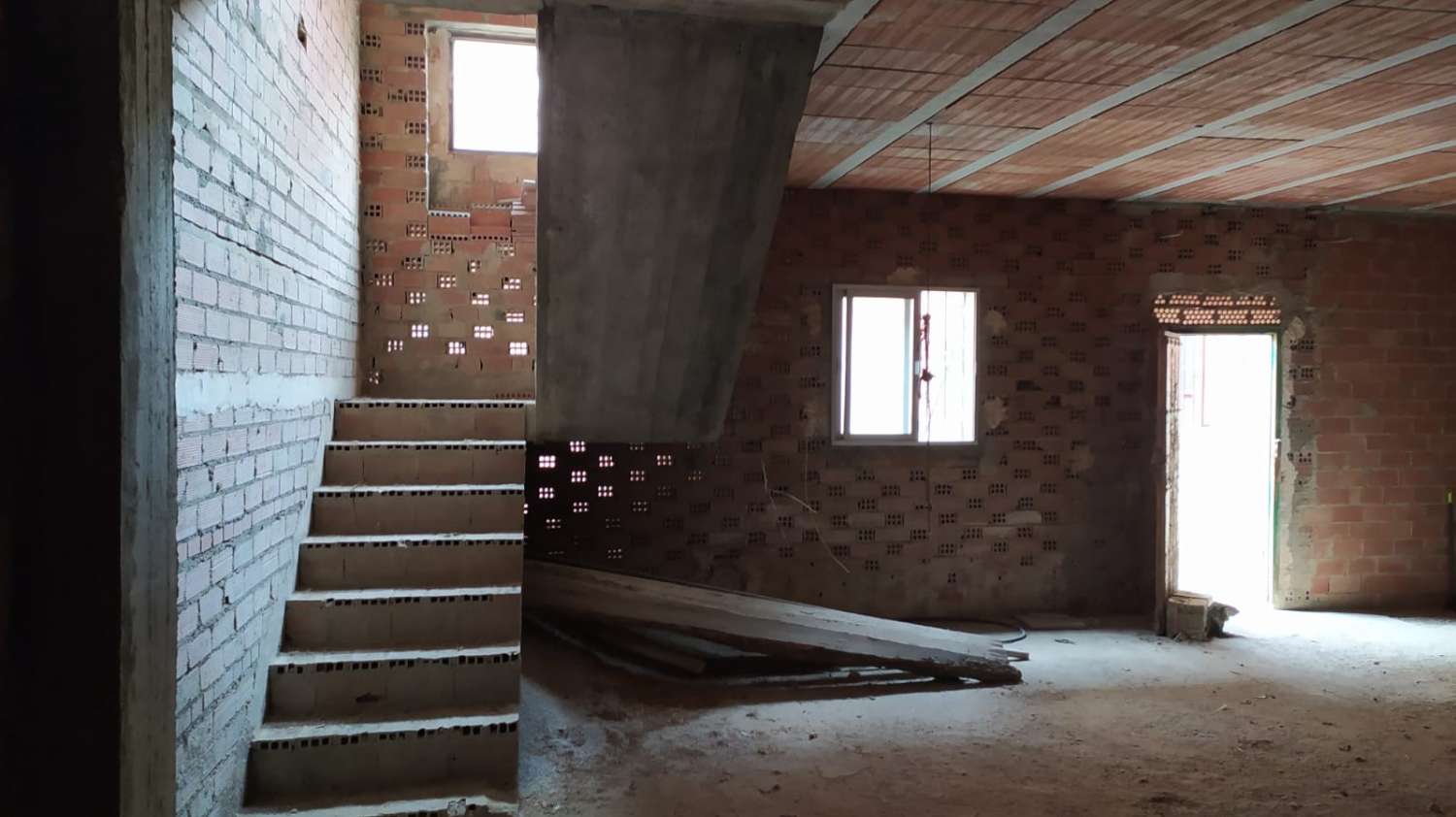 TALO RAKENTEILLA VELEZ MÁLAGASSA