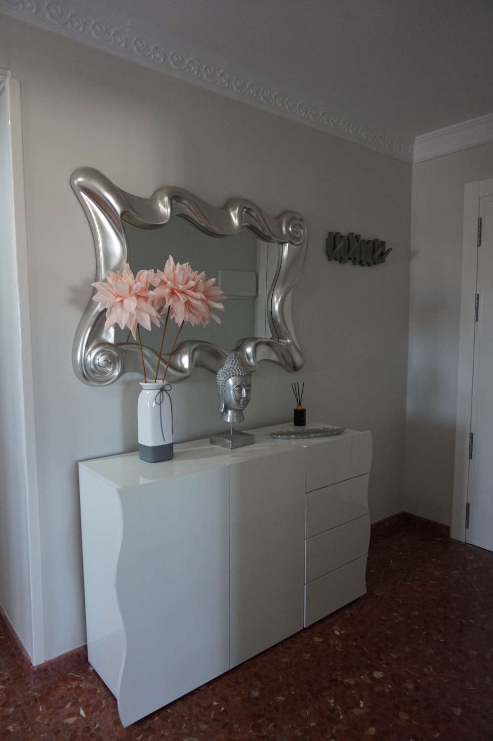 شقة مذهلة للايجار في توري ديل مار