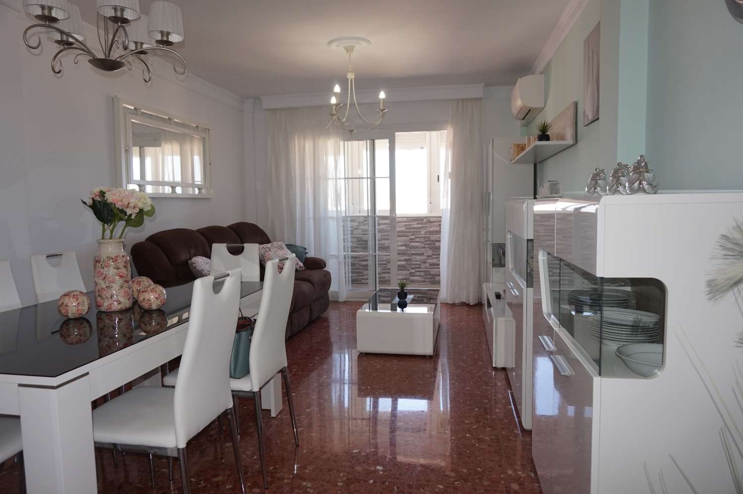 شقة مذهلة للايجار في توري ديل مار