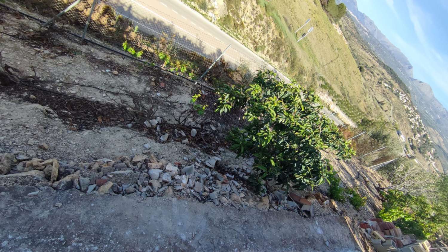 EN VENTA MAGNIFICA CASA DE CAMPO EN VIÑUELA