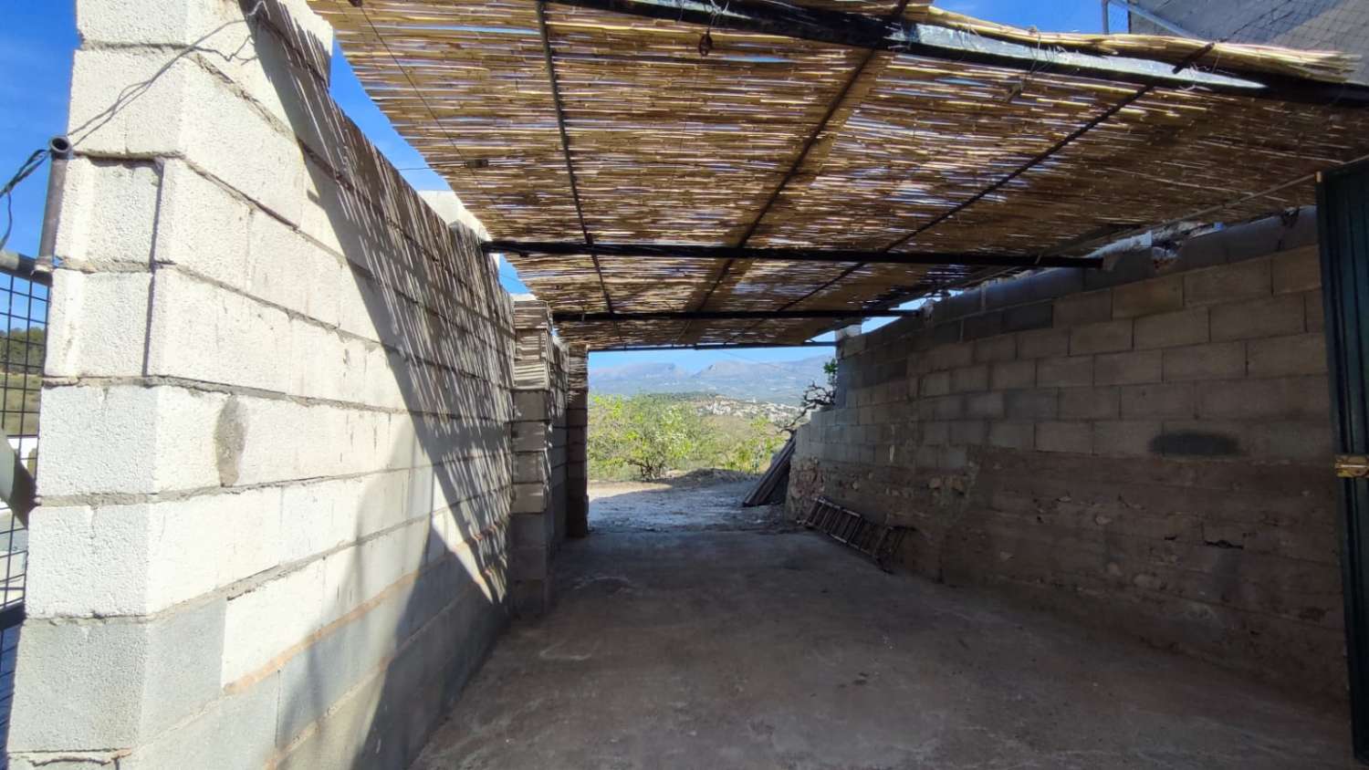 EN VENTA MAGNIFICA CASA DE CAMPO EN VIÑUELA