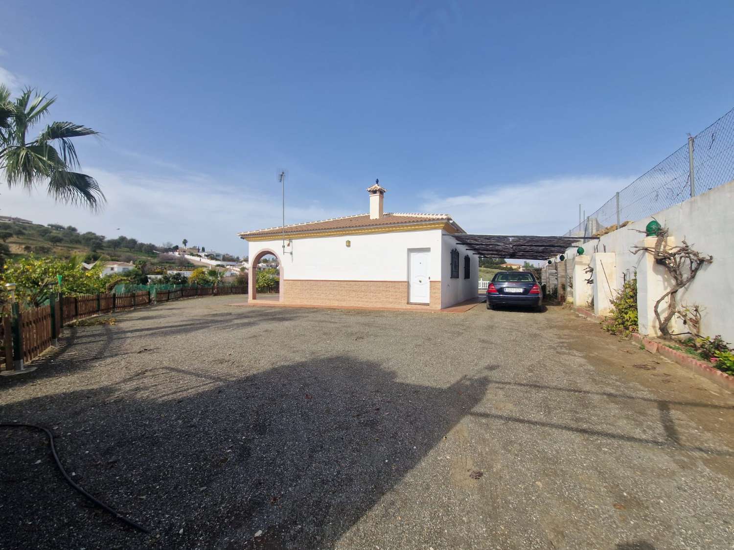 EN VENTA MAGNIFICA CASA DE CAMPO EN VIÑUELA