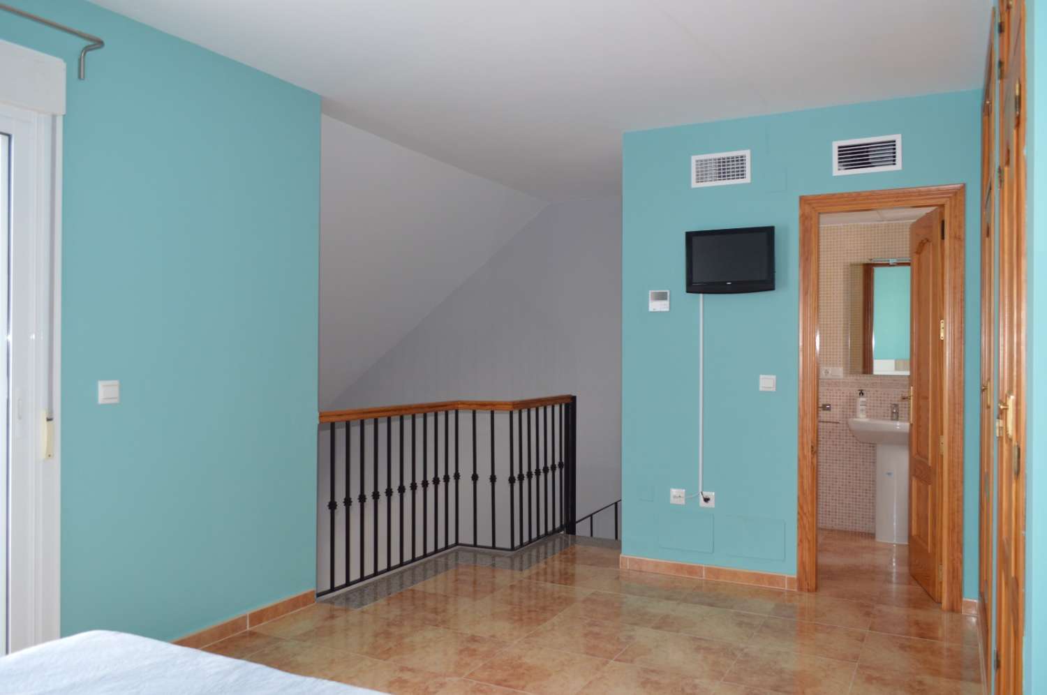 DUPLEX-PENTHOUSE IN 1. STRANDLINIE IN ALGARROBO COSTA