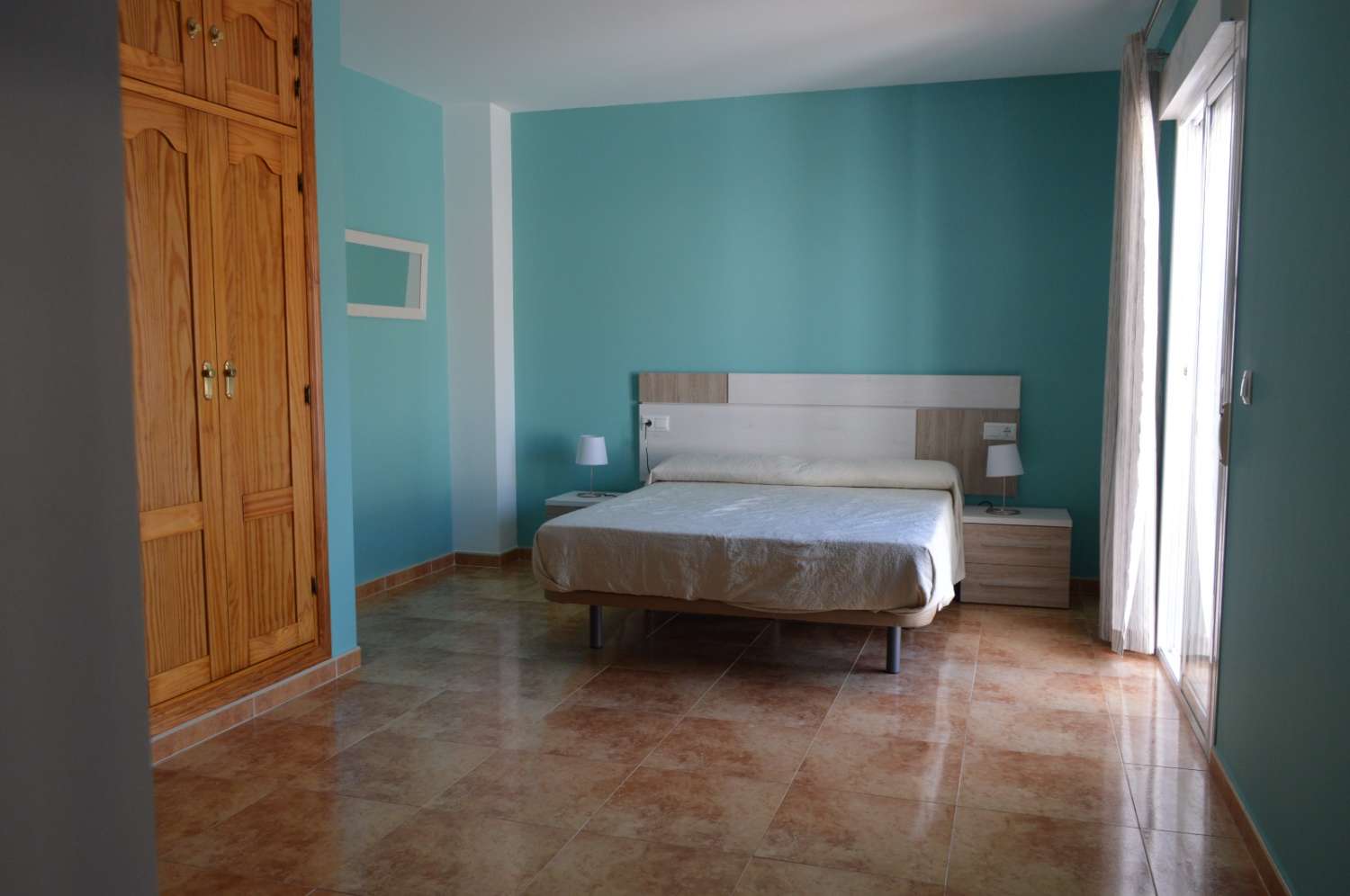 DUPLEX-PENTHOUSE IN 1. STRANDLINIE IN ALGARROBO COSTA