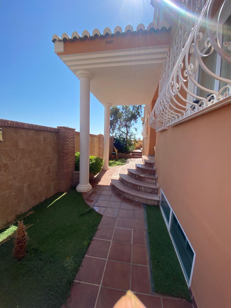 Chalet pareado en venta en viña málaga