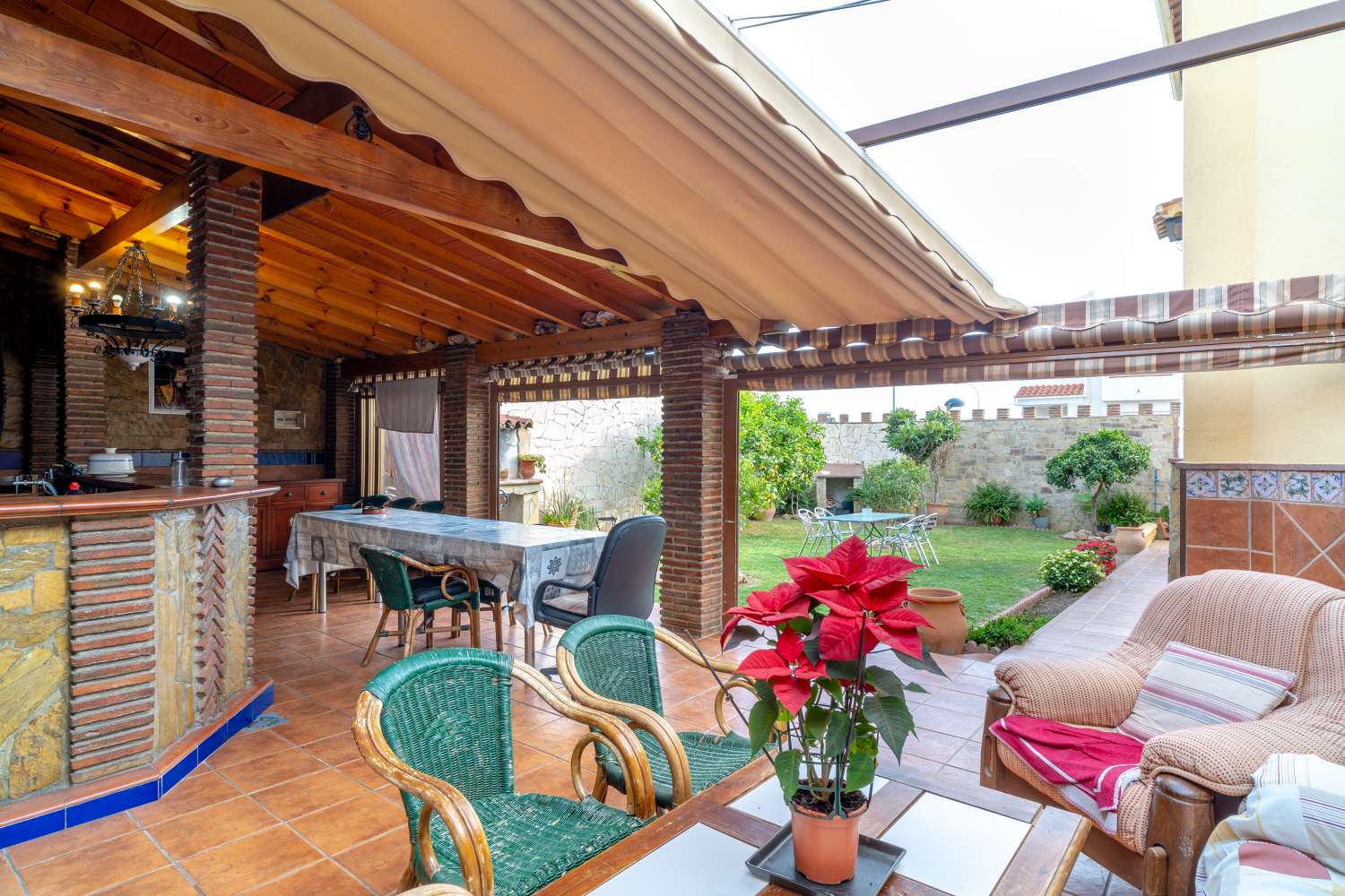 CHALET ADOSADO EN VÉLEZ MÁLAGA