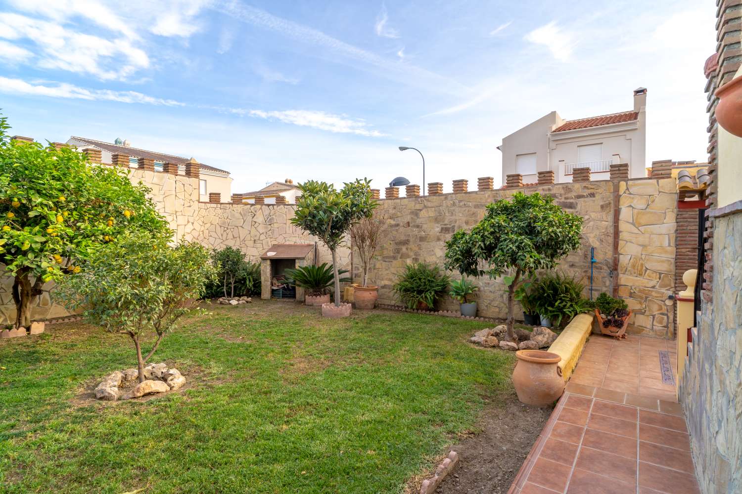 CHALET ADOSADO EN VÉLEZ MÁLAGA