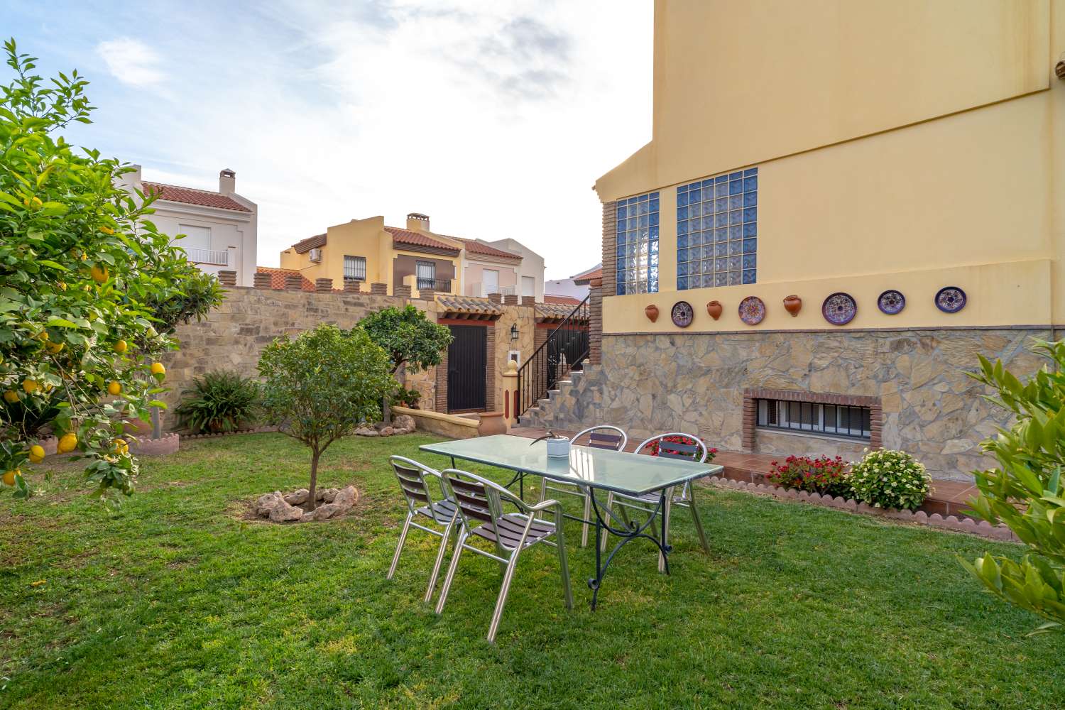 CHALET ADOSADO EN VÉLEZ MÁLAGA