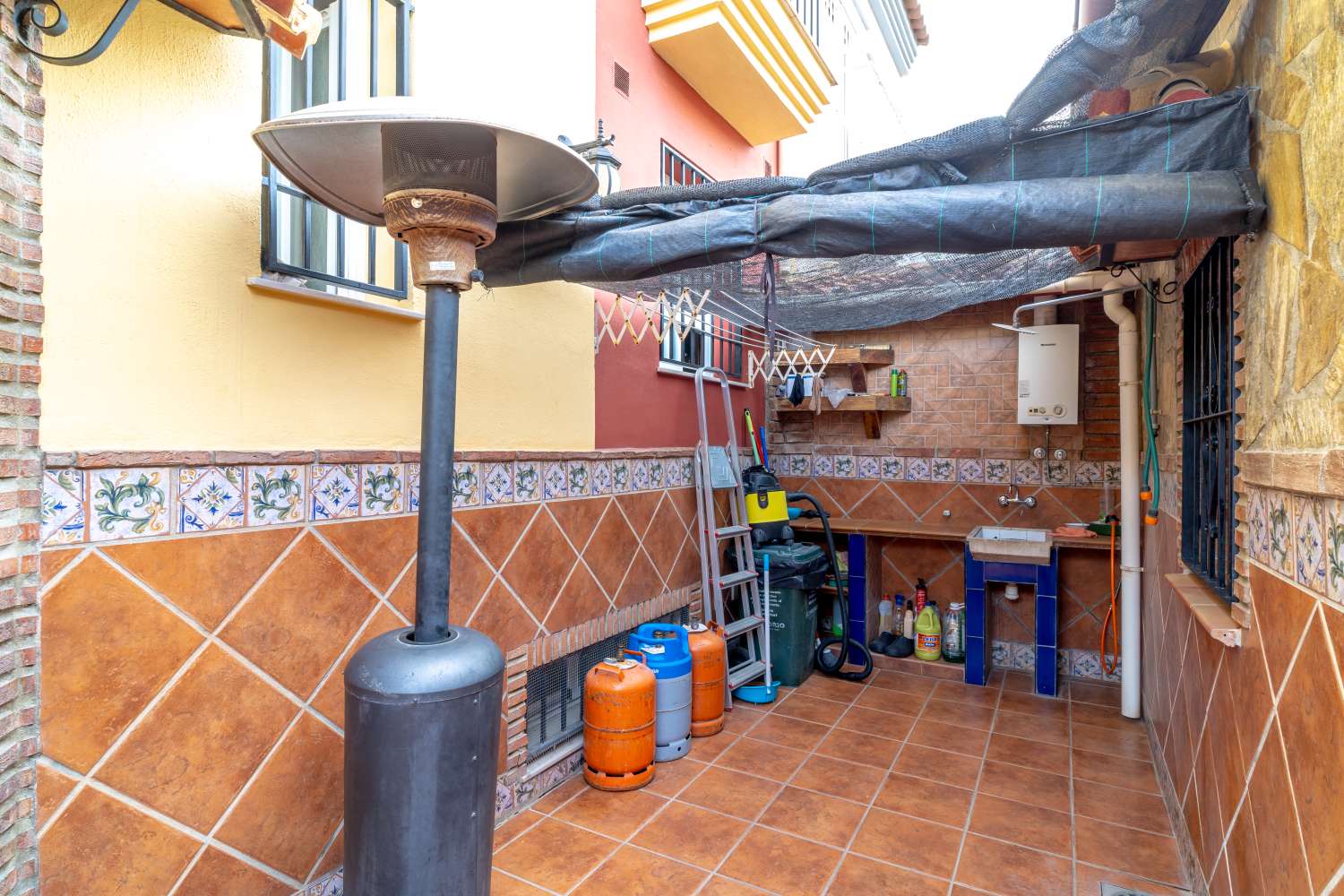 CHALET ADOSADO EN VÉLEZ MÁLAGA