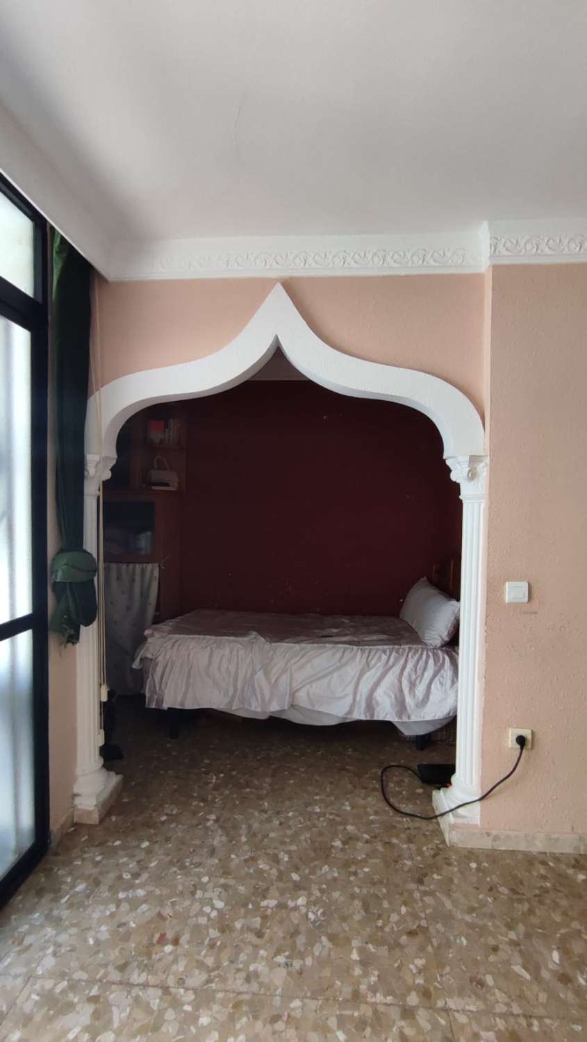 SE VENDE PISO EN VÉLEZ MÁLAGA