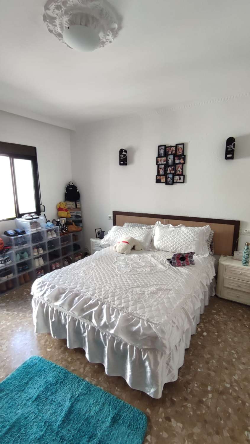 SE VENDE PISO EN VÉLEZ MÁLAGA