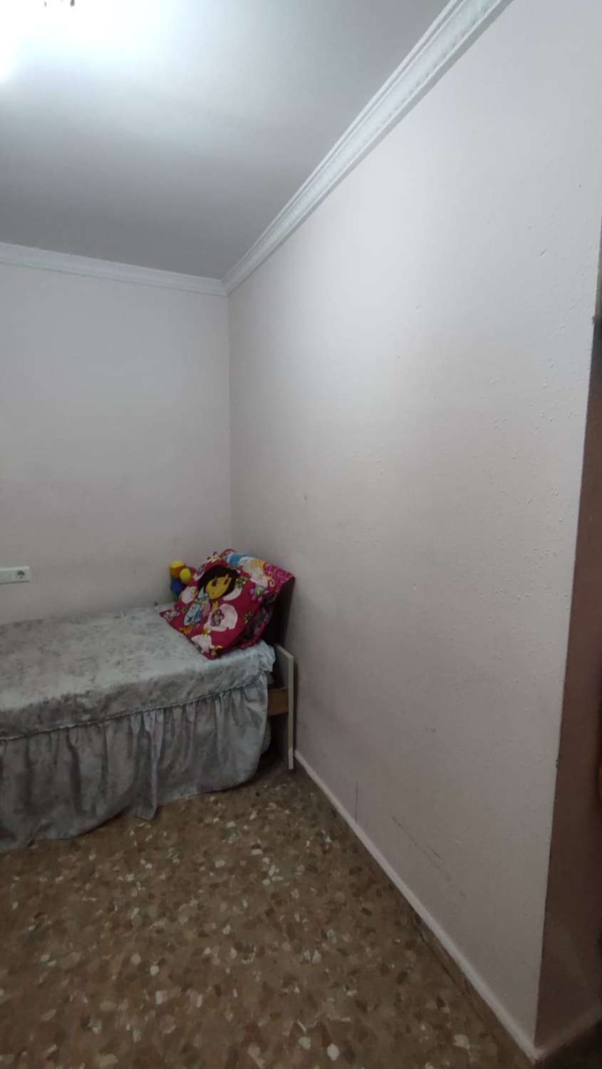 SE VENDE PISO EN VÉLEZ MÁLAGA
