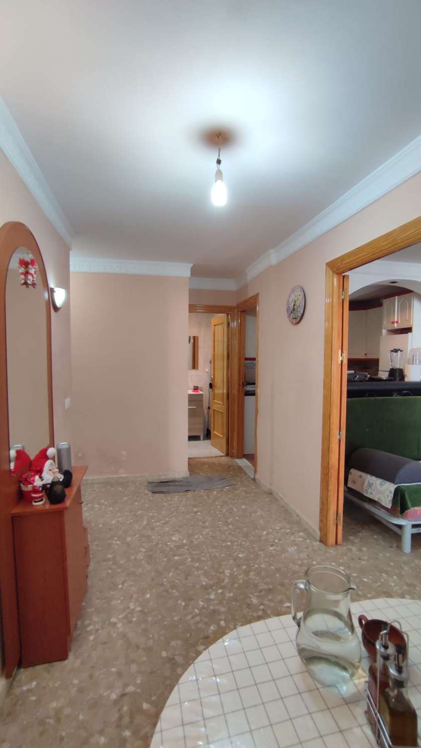 SE VENDE PISO EN VÉLEZ MÁLAGA