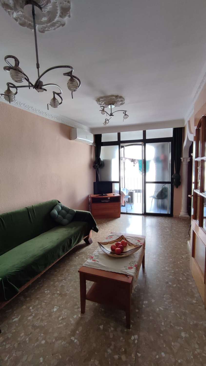 SE VENDE PISO EN VÉLEZ MÁLAGA