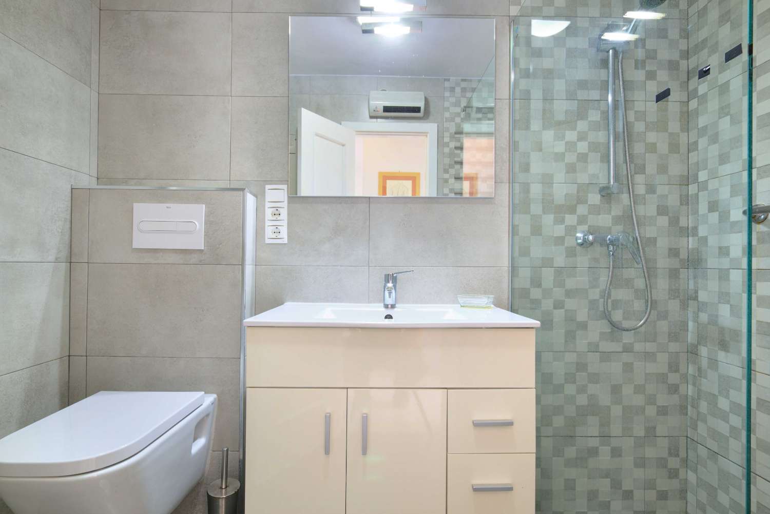 CHALET EN VENTA EN CALETA DE VÉLEZ