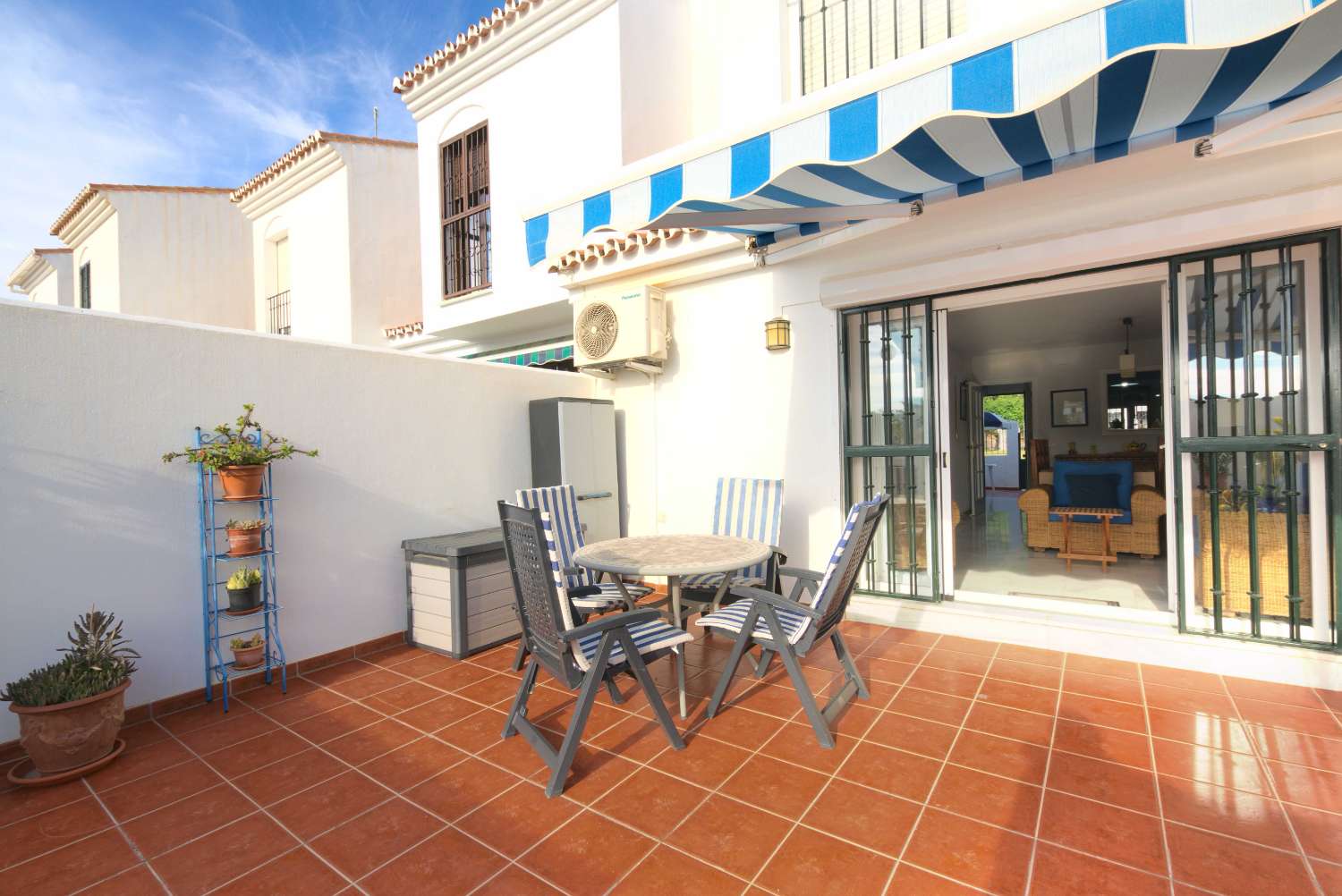 CHALET EN VENTA EN CALETA DE VÉLEZ