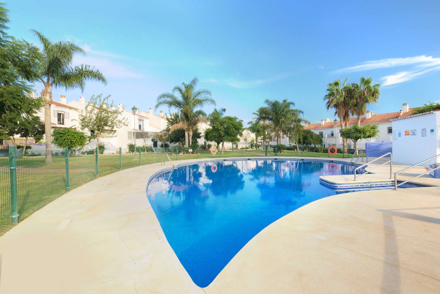 CHALET EN VENTA EN CALETA DE VÉLEZ