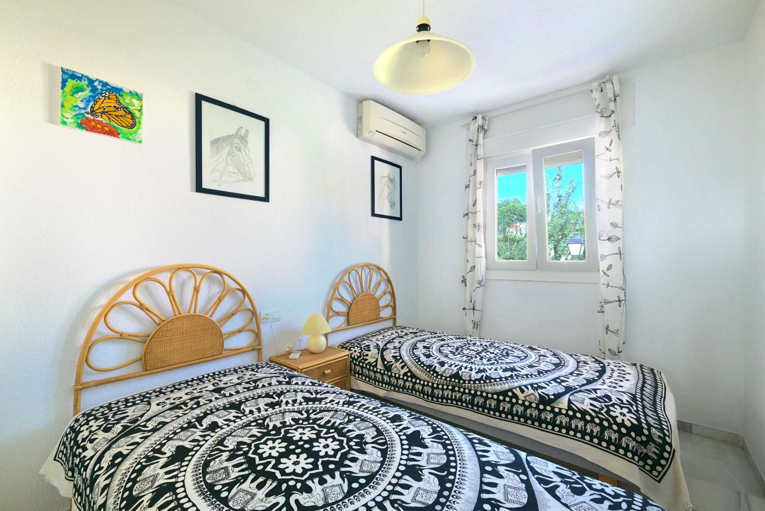 CHALET EN VENTA EN CALETA DE VÉLEZ