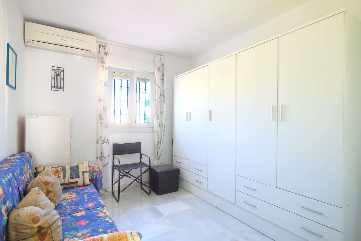 CHALET EN VENTA EN CALETA DE VÉLEZ