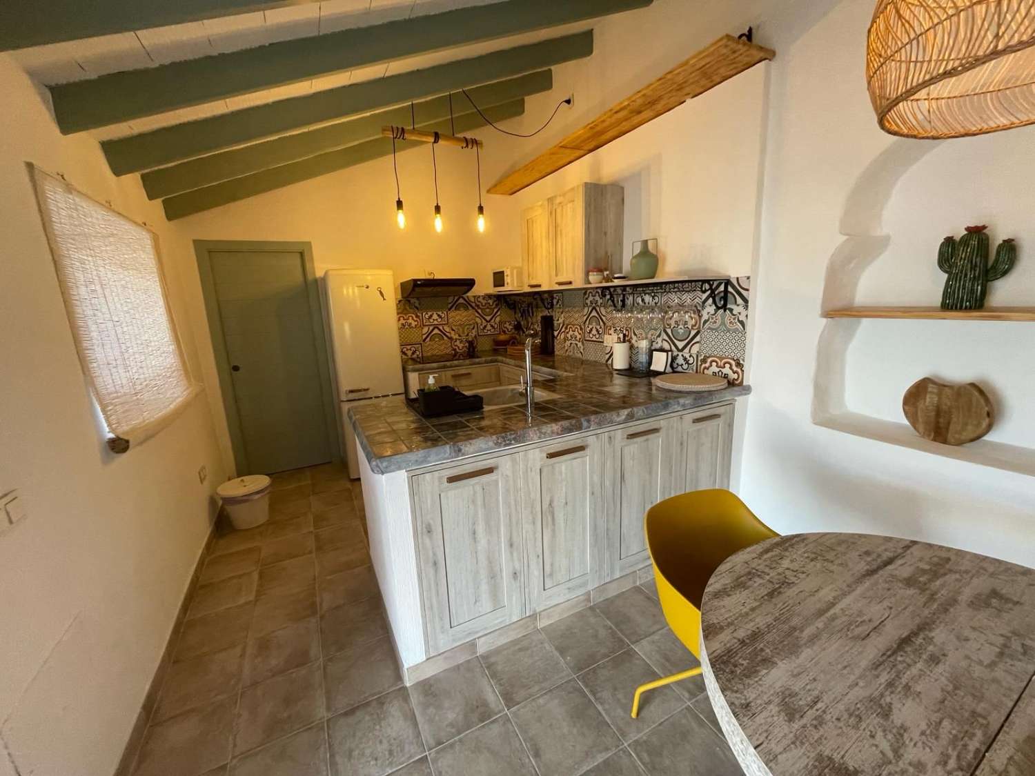 Maalaismainen finca myytävänä Benamargosassa,