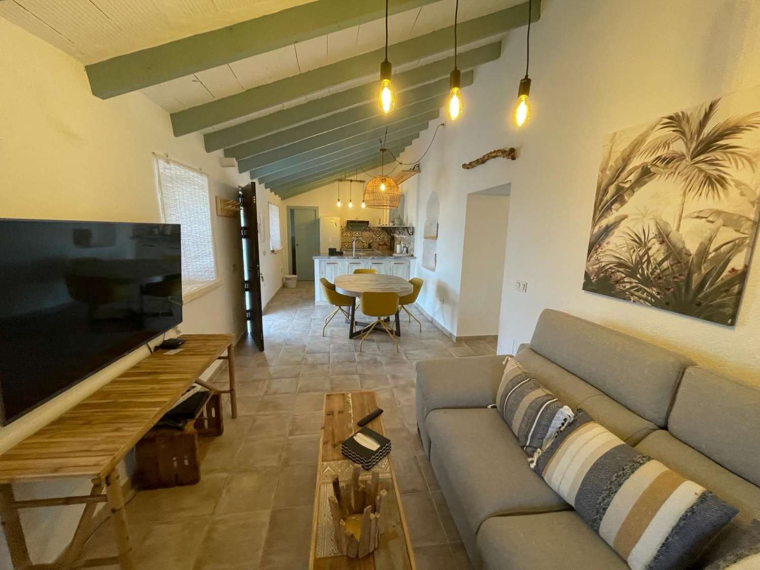 Maalaismainen finca myytävänä Benamargosassa,