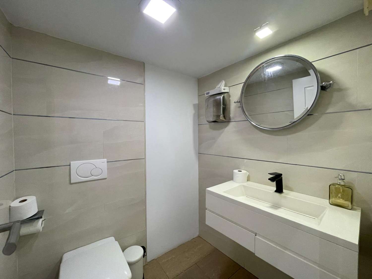 En venta Oficina en Pasaje Santa Margarita