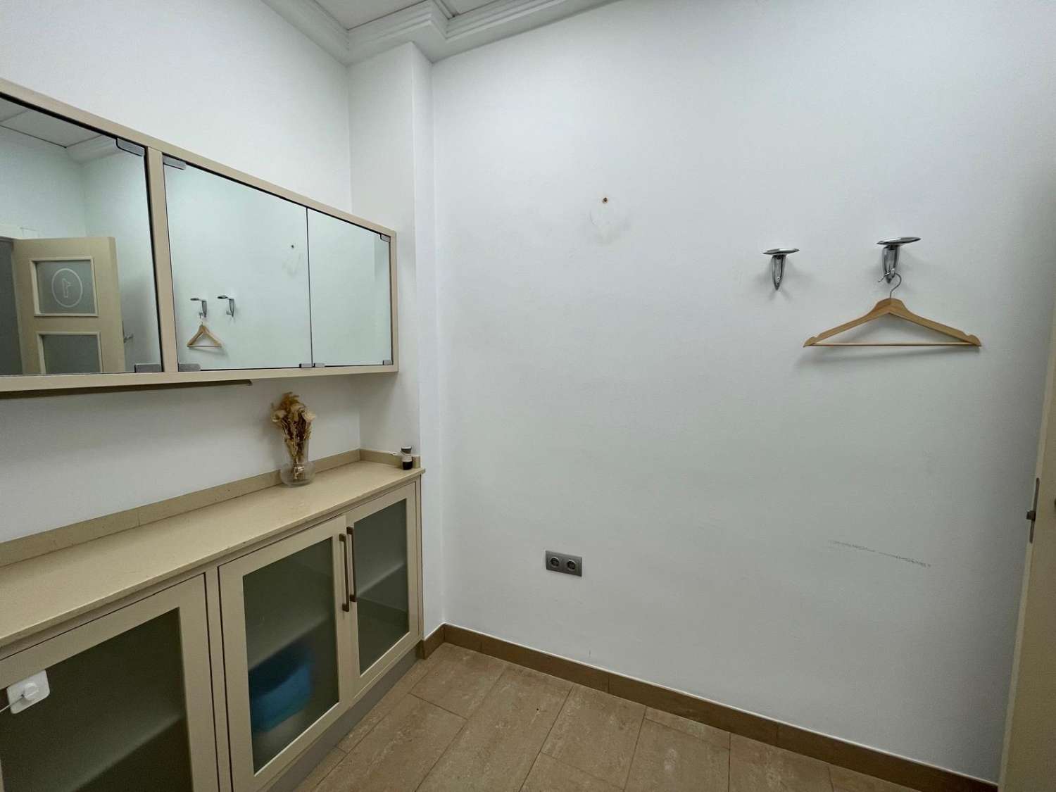 En venta Oficina en Pasaje Santa Margarita
