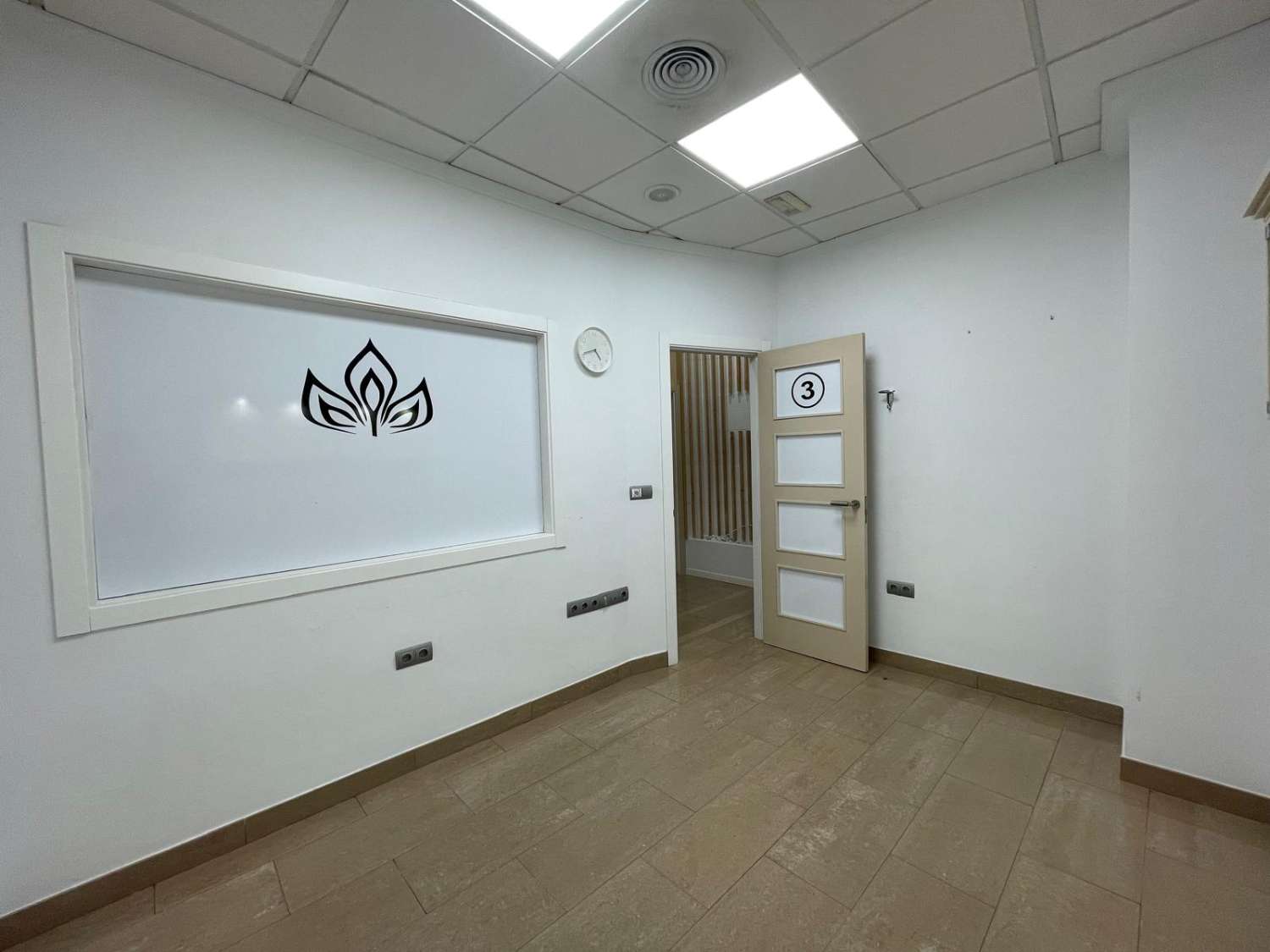 En venta Oficina en Pasaje Santa Margarita
