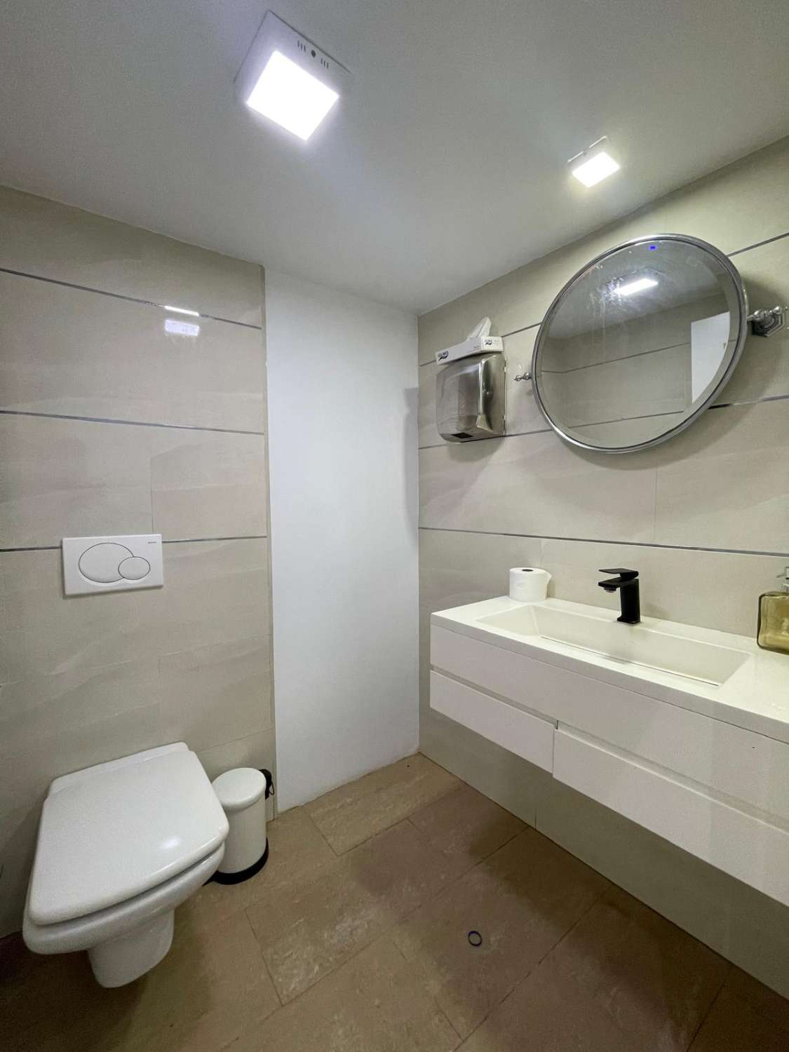 En venta Oficina en Pasaje Santa Margarita