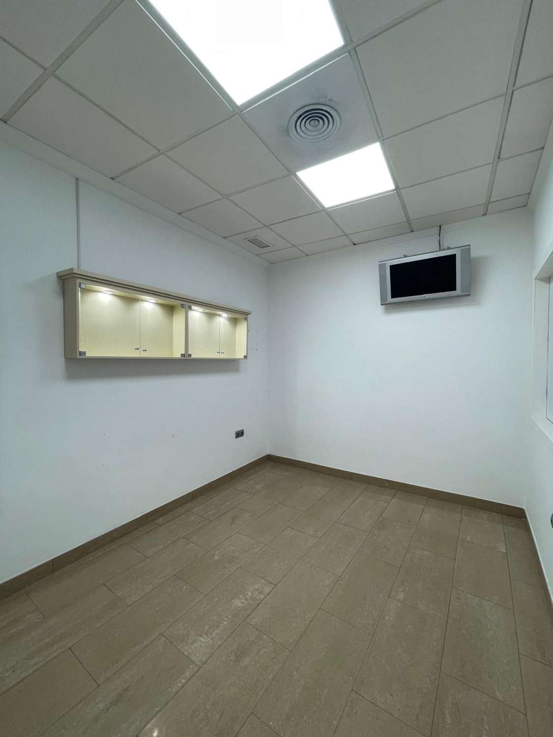 En venta Oficina en Pasaje Santa Margarita