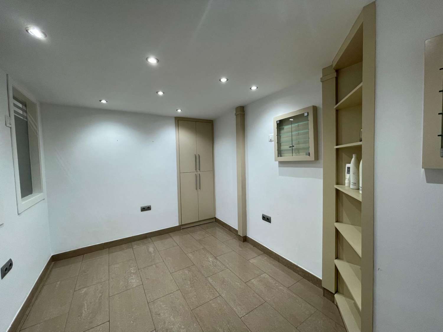 En venta Oficina en Pasaje Santa Margarita