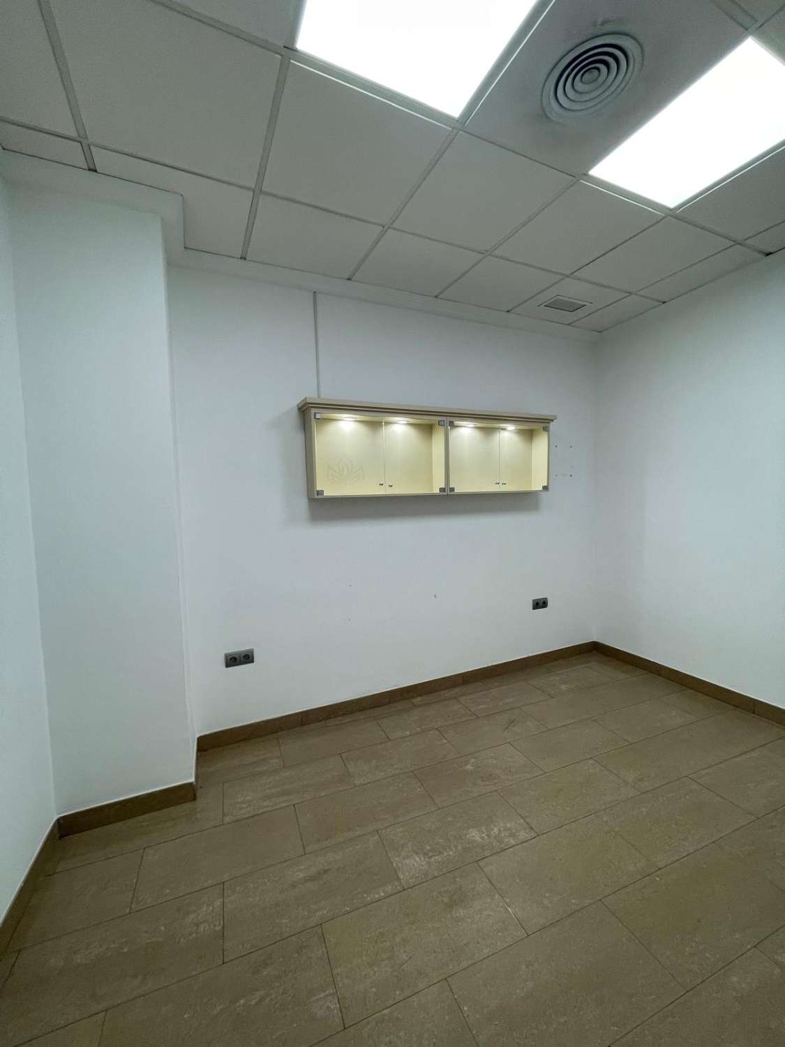 En venta Oficina en Pasaje Santa Margarita