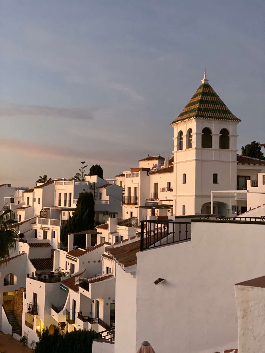 Piso en venta en Nerja , Capistrano