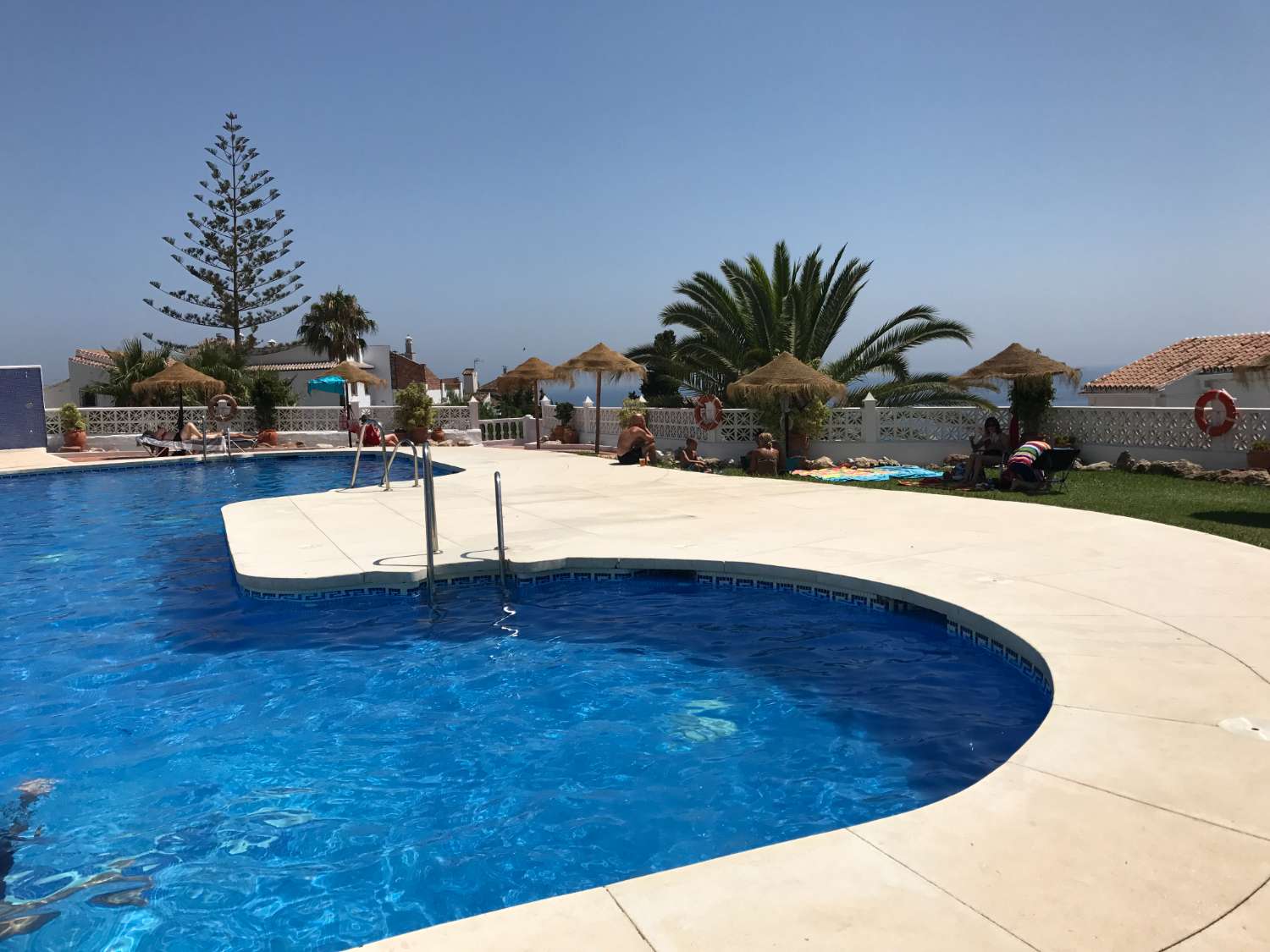 Piso en venta en Nerja , Capistrano