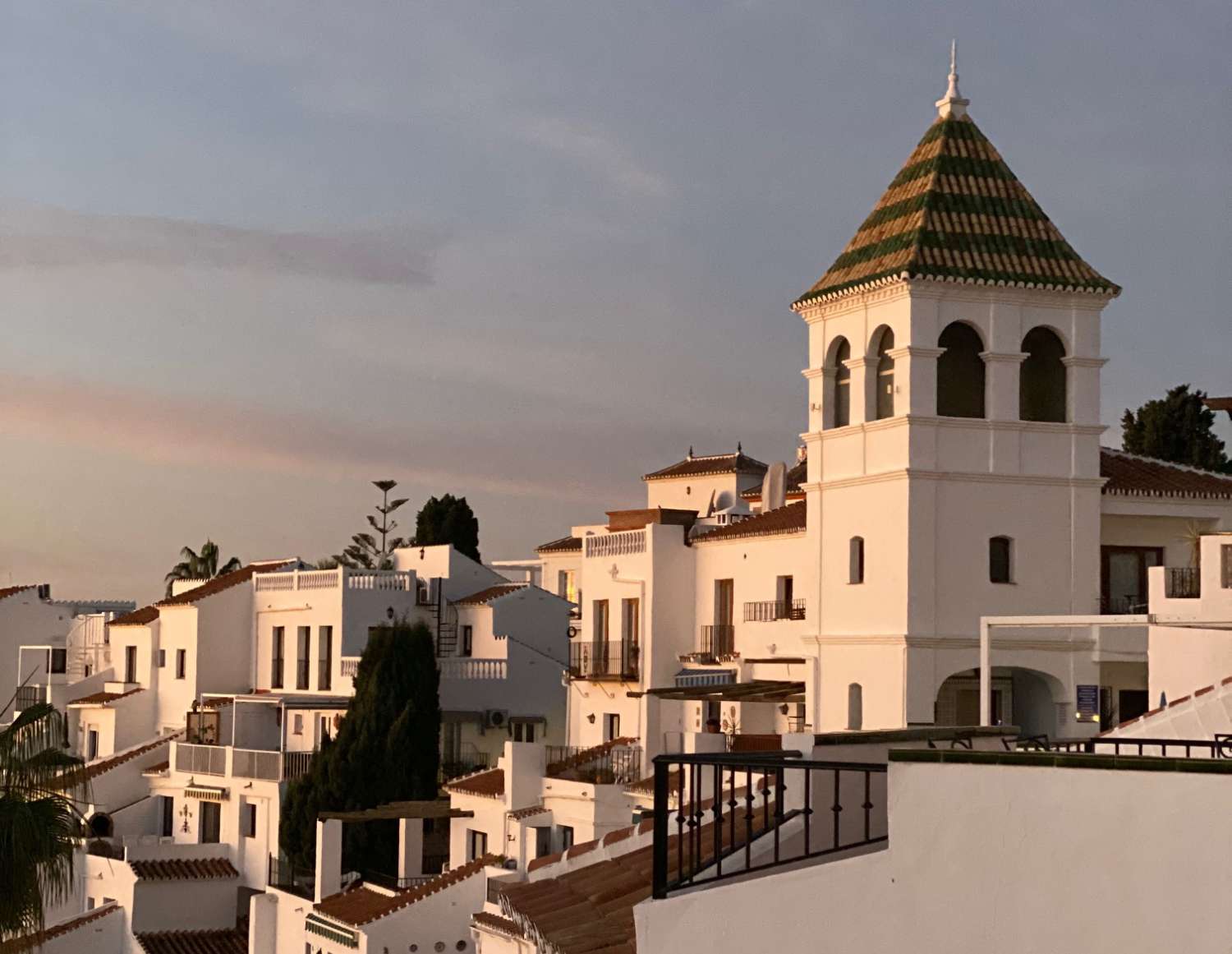 Piso en venta en Nerja , Capistrano