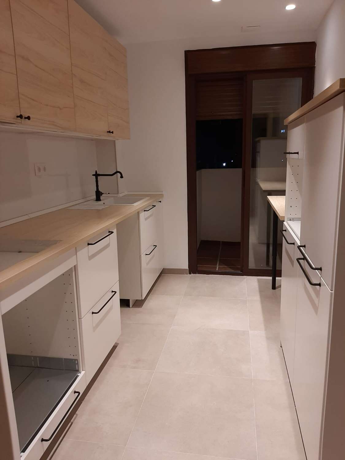 Upea kattohuoneisto myytävänä Rincon de la Victoriassa, merinäköala, 300 m päässä rannasta