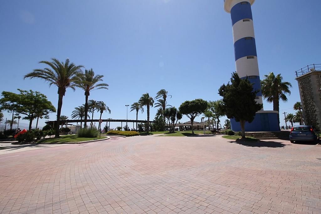 Espectacular bajo en venta en Torre del Mar