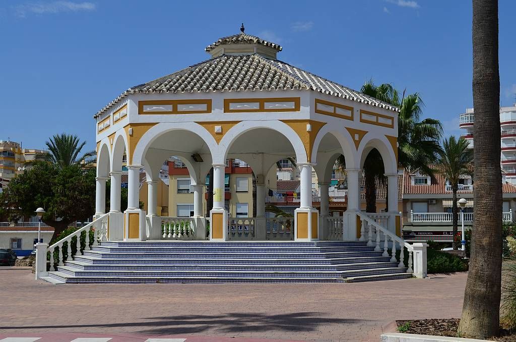 Espectacular bajo en venta en Torre del Mar