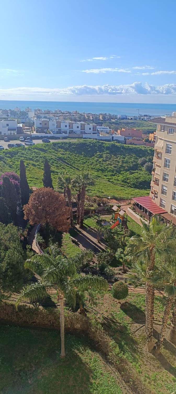 Kattohuoneisto myytävänä Torre del Marissa, Viña Malagassa