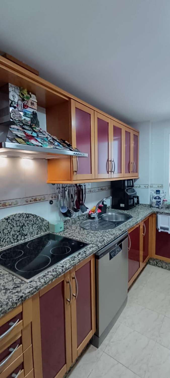 Kattohuoneisto myytävänä Torre del Marissa, Viña Malagassa