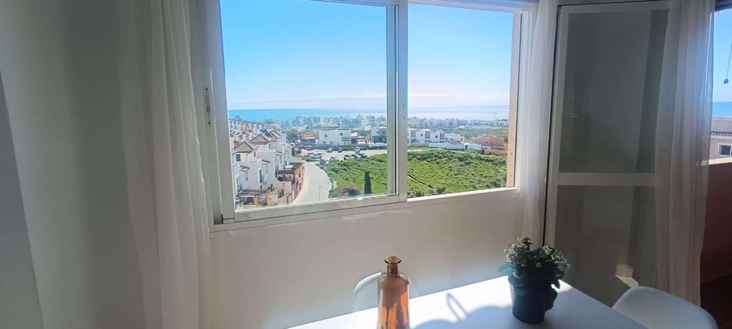 Kattohuoneisto myytävänä Torre del Marissa, Viña Malagassa